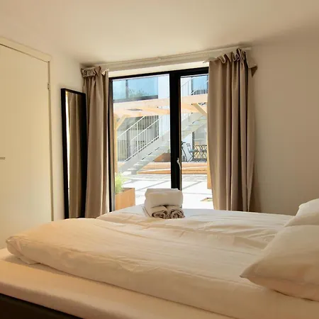 Private 1-bed Townhouse W Terraces Appartamento